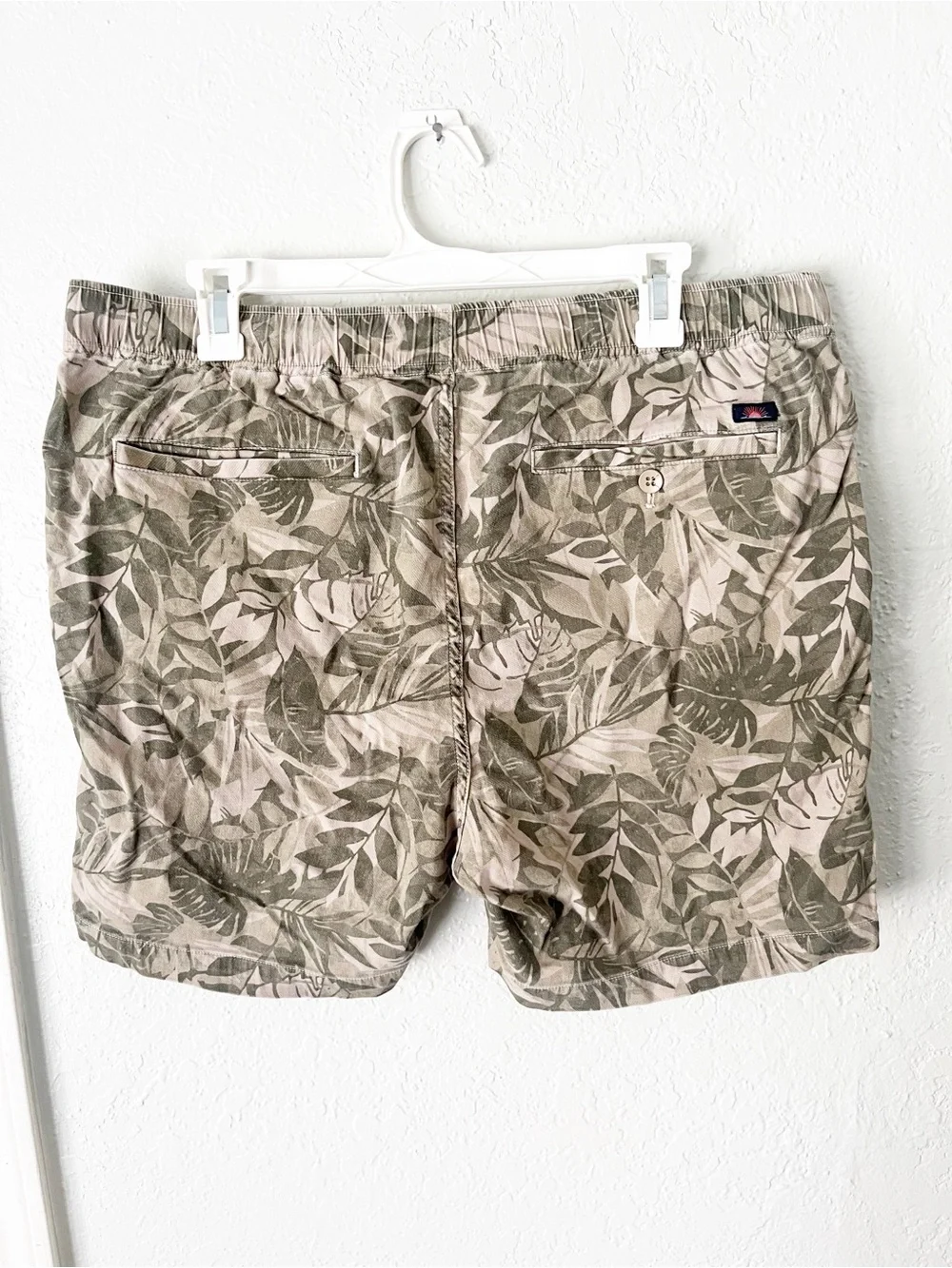 Faherty Printed Olive Jungle Essential Shorts Size XL Tropical‎ Summer Preppy
